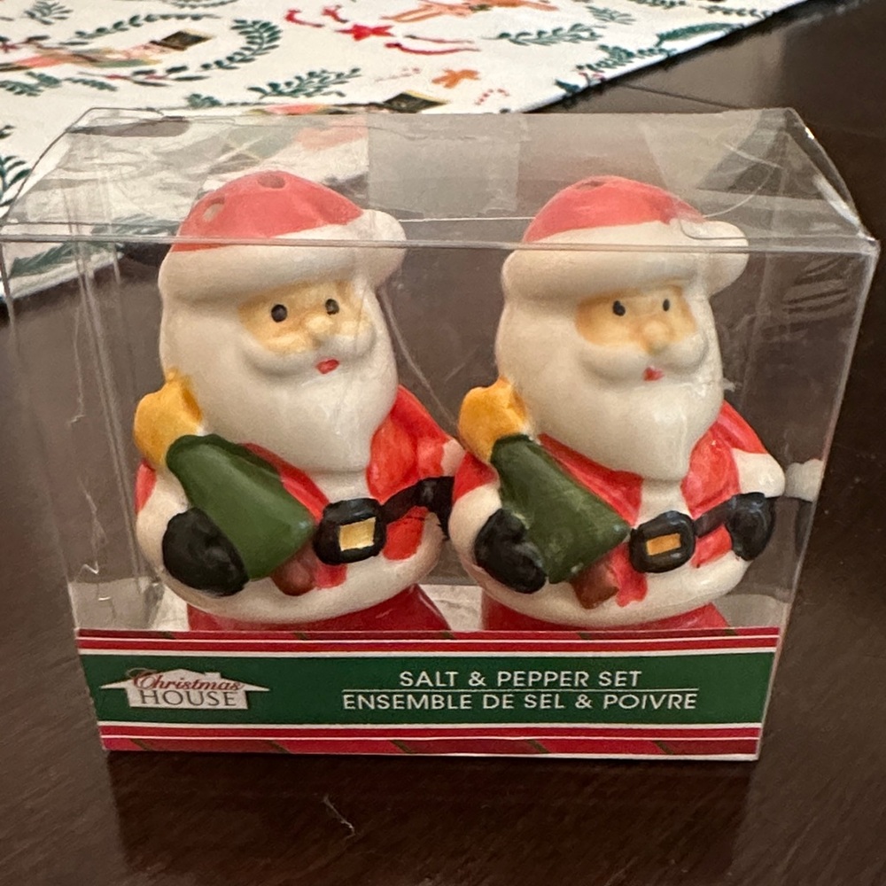 Christmas House Santa Salt and Pepper Shaker Set